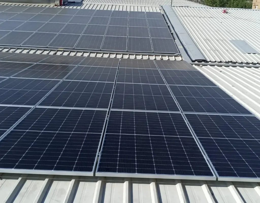 Çatı GES panel montajı